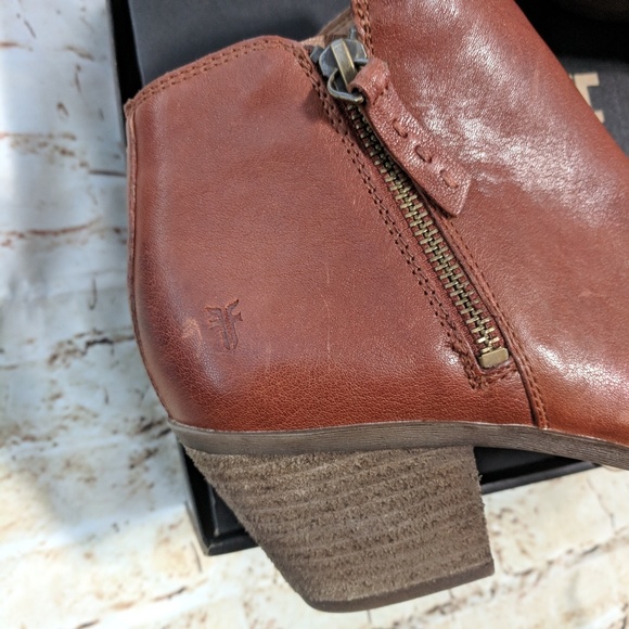 2 Left! SALE Frye Double Zip Pointed Ankle Boot - Picture 2 of 8